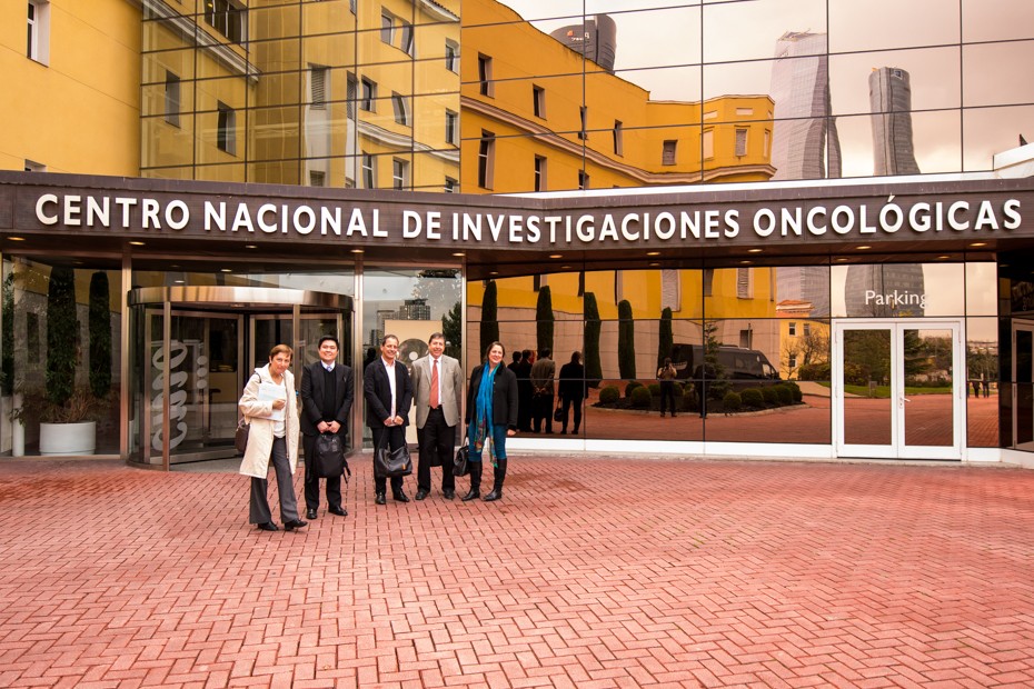 Visita al CNIO, referencia en investigación médica en España
