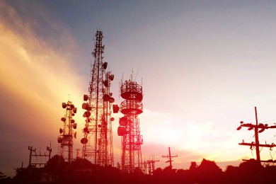 Telefónica vende su división de torres de telecomunicaciones