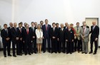 El príncipe Felipe acompañado por miembros de la comunidad judia de São Paulo, durante su visita al Hospital Albert Einstein