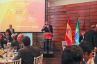 Don Felipe brinda con los asistentes a la presentación de la Fundación Consejo España-Brasil