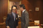 José Manuel Soria saluda al secretario general de la FCEB